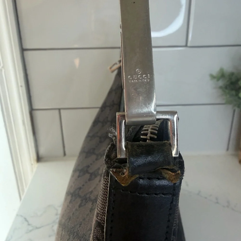 Authentic Gucci Black GG Canvas hobo Shoulder Bag - Picture 5 of 10